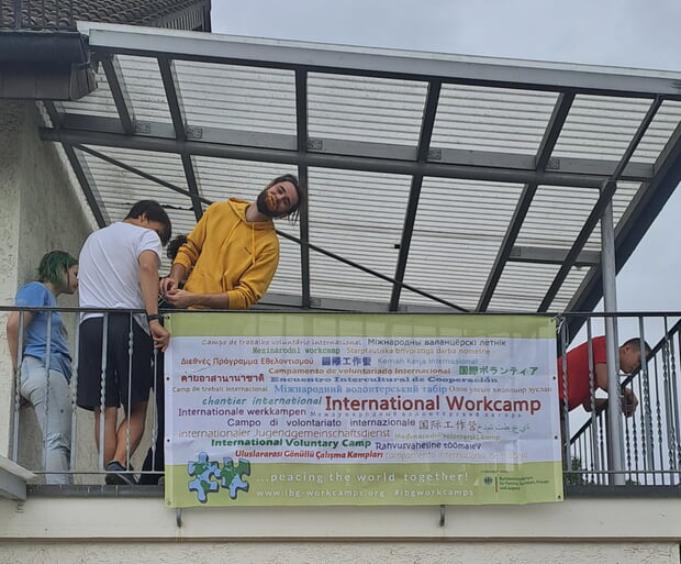 Banner des IBG Workcamps in der Jugendwerkstatt Lauffen am Neckar