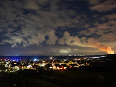 27.11.2021 - Ulrich Seidel - Lauffen und Neckarwestheim mit AKW-Wolke bei Nacht