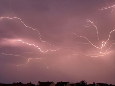 11.07.2023 - Marco Eberbach - Blitze über den Dächern von Lauffen a.N. 