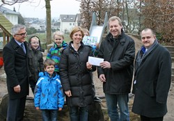 Spende des Dart-Clubs für den Kindergarten Karlstraße