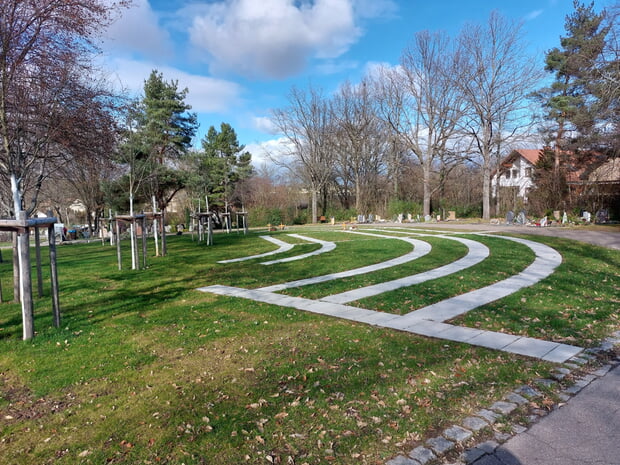 Foto: Urnengrabfeld Prakfriedhof Foto: Kast