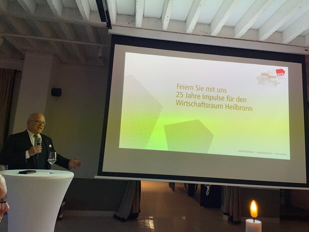 Landrat Heuser bei seiner Ansprache 25 Jahre Wirtschaftsförderung Heilbronn