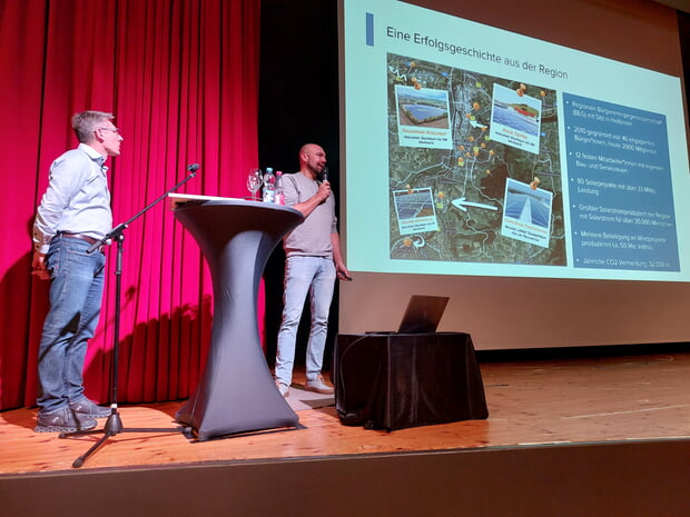 Einwohnerversammlung zum Thema Erneuerbare Energien Fotos: Ingrid Kast