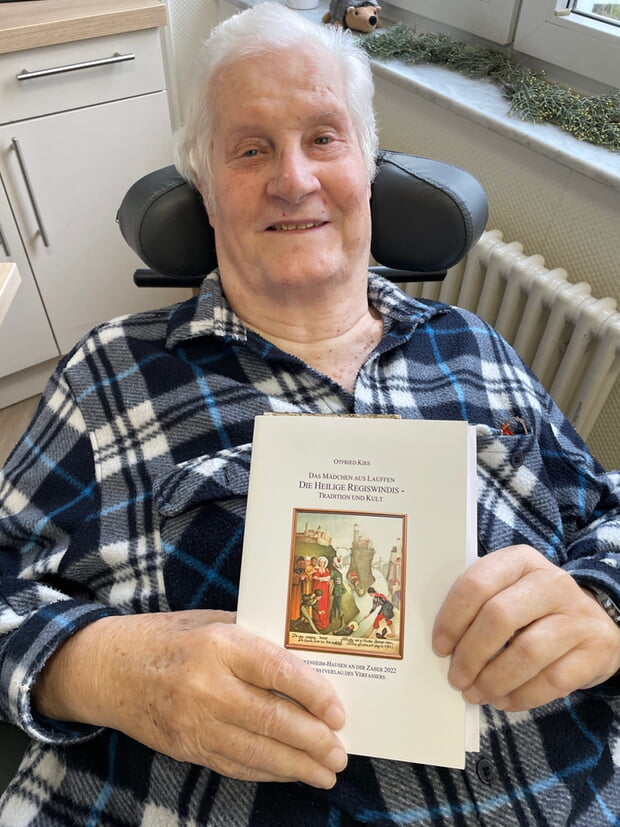 Dr. Otfried Kies mit seinem neu erschienen Werk