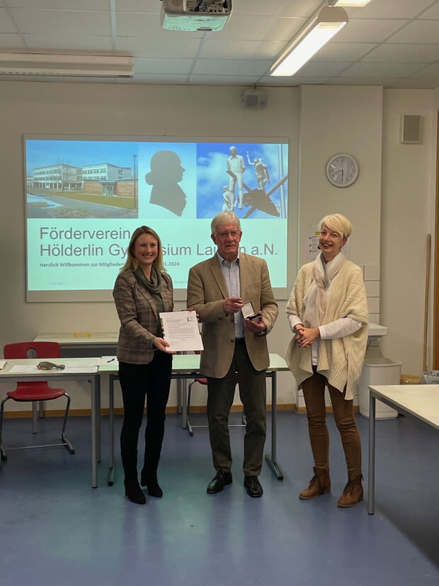 Ehrung für Edgar Schneiders als langjähriger Vorsitzender des Fördervereins Hölderlin-Gymnasium