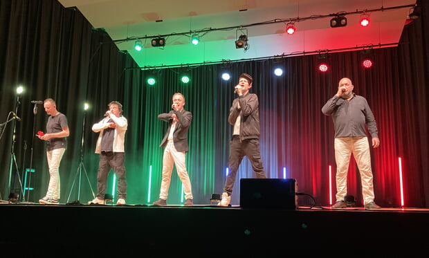 Die Comedy-A-Cappella-Band Füenf in der Lauffener Stadthalle bei "bühne frei..." am 26.1.24