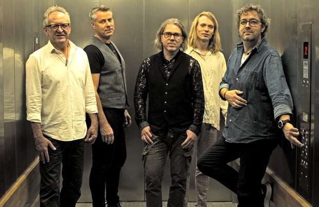 Die Rockband "Hölders Welt" mit Andy Schmidt, Tilmann Schoch, Götz Schwarzkopf, Johan Schwarzkopf und Michael Huter