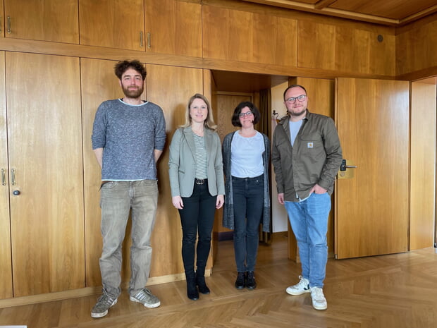 Informationsaustausch mit Johannes Kurz, Anne-Kristin Geisbüsch und Jonathan Wein (v.l.n.r.)