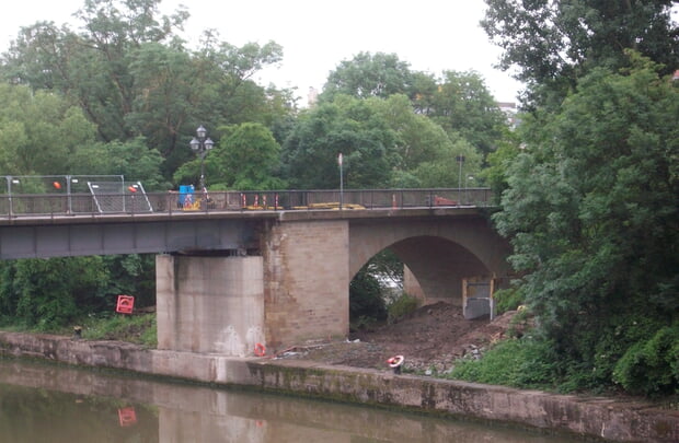 Aktuelle Baustelle an der Alten Neckarbrücke