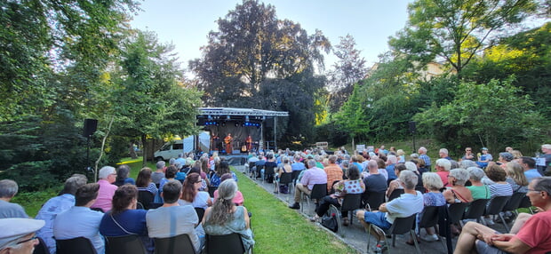 Folknacht am Klosterhof 2024 mit dem Trio Huldrelokkk.