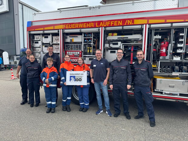 Jugendfeuerwehr gemeinsam mit Herrn Lösch Fa. 3b IDO