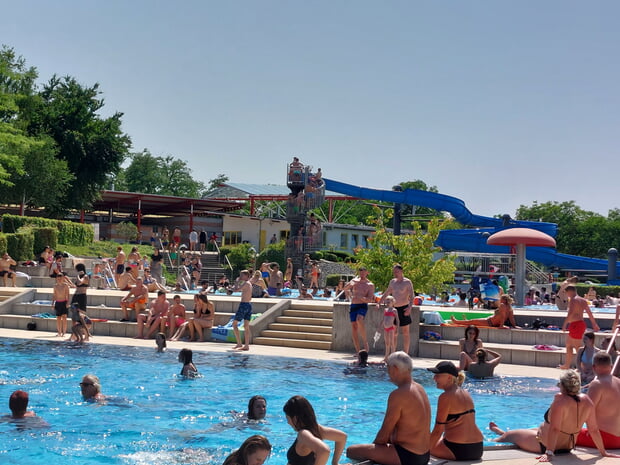 Gut ertragen ließen sich die vergangenen heißen Tage im Freibad Ulrichsheide