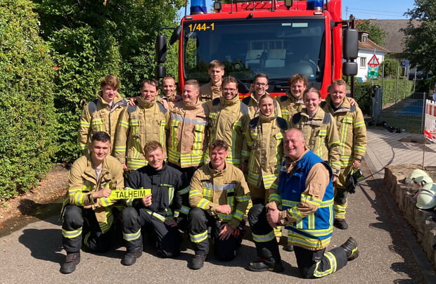 Gruppenbild nach erfolgreicher Abnahme