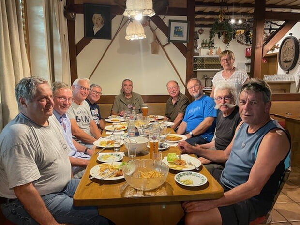 Die Ehrenamtlichen vom Aktiven Steillagen-Stammtisch im Katzenbeißer bei Familie Schmälzle