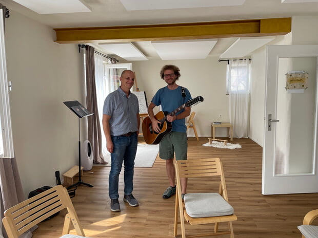 v.l.n.r. Magnus Bayer u. Andreas Winkler in den Räumen des Gebetshauses
