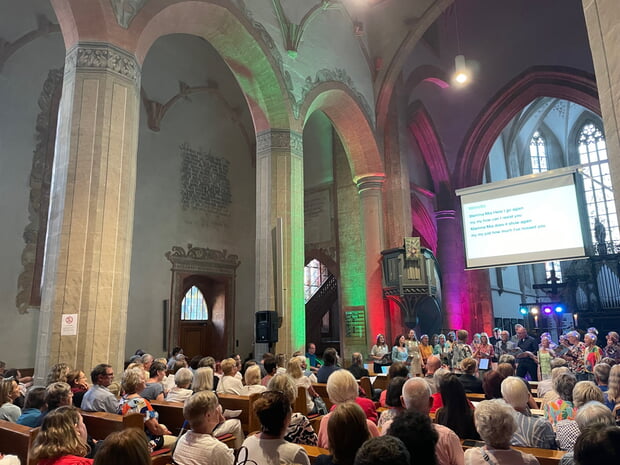 Das Publikum sang begeistert mit und erteilte Standing Ovations