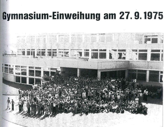 Gruppenaufnahme bei der Einweihung am 27. September 1975