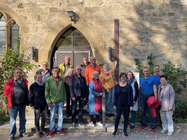 Nachdem der Zahn der Zeit die Hochwassermarken an der alten Klosterkirche dahingerafft hatte, hat der Heimatverein neue Hochwassermarken fertigen lassen und am gleichen Ort angebracht.