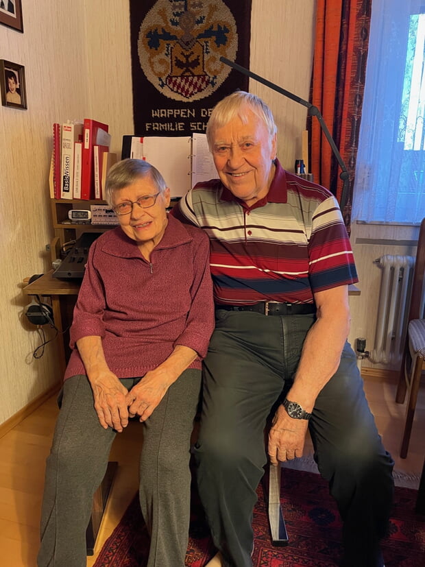 Anita u. Wolfgang Schiedt feierten nur einen Tag auseinander ihren 90. Geburtstag. 