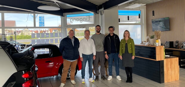 v.r.n.l. Bürgermeisterin Sarina Pfründer, Steven Sachsenheimer, Fabian Guthke, Klaus Sachsenheimer und Thomas Oliver Huber, Gewerbevereinsvorsitzender