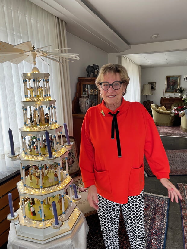 Klara Bückle feierte mit der Familie ihren 90. Geburtstag; die Gratulation durch Bürgermeisterin Sarine Pfründer und Übergabe der Urkunde des Ministerpräsidenten erfolgte wenige Tage später.