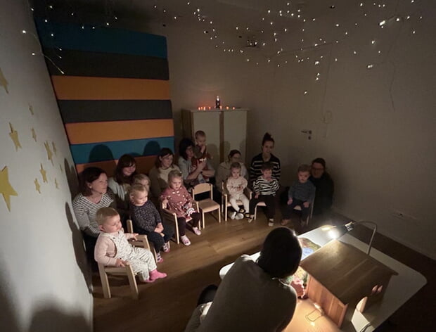 Die Geschichte vom Laternenmädchen im Schatzkischtle