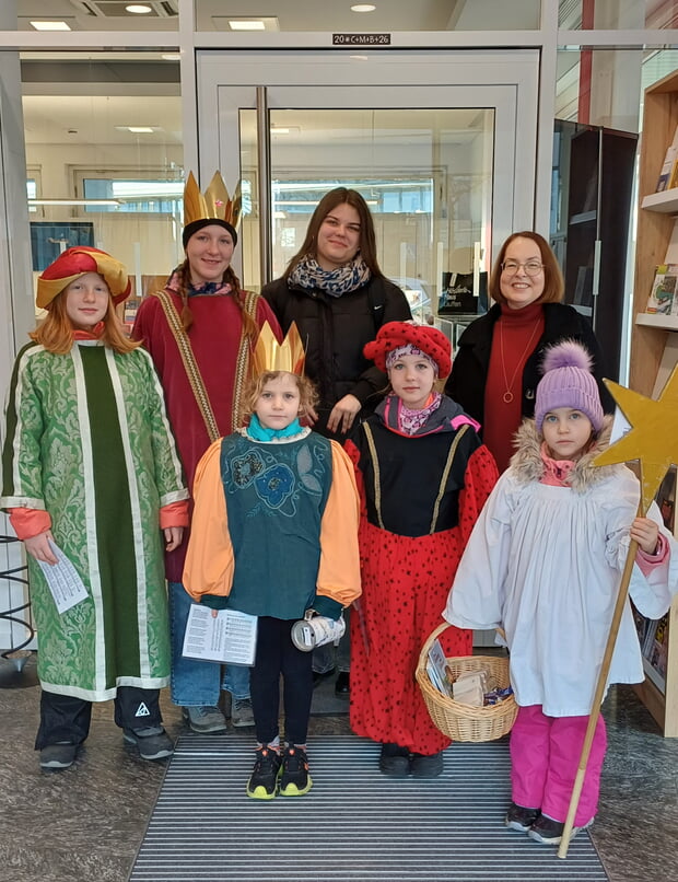 Die kleine Malea war in diesem Jahr zum ersten Mal als Sternsingerin mit dabei und brachte mit ihren &auml;lteren Schwestern und weiteren engagierten Kindern und Jugendlichen den Segen Gottes f&uuml;r das neue Jahr ins B&uuml;rgerb&uuml;ro