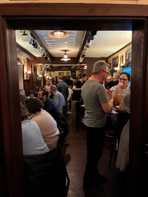 Kneipengespräche über "Gott und die Welt" "5ive" im Irish Pub