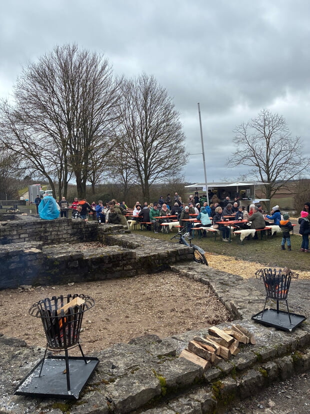 Trotz Wind und zeitweise Regen war die Veranstaltung „Römerhof in Flammen“ wieder eine besondere Veranstaltung