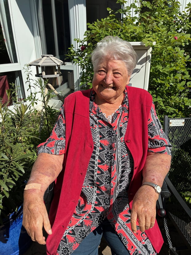 Paula H&auml;fele feierte ihren 90. Geburtstag im Kreise der Familie in der Klostergartenlaube