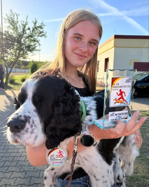 Leonie Andresen gemeinsam mit dem 8-jährigen Rüden Pepper