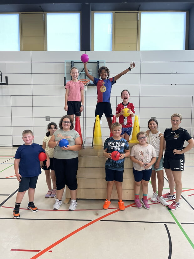 Spiele mit Ball, Hand und Fuß