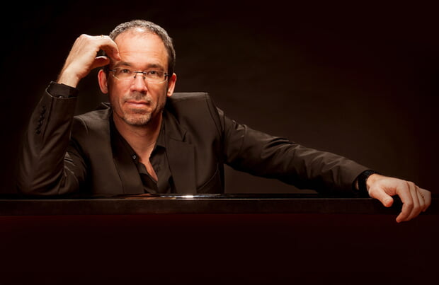 Kirchenmusiker Michael Schütz rockt die Orgel mit Melodien von Queen, ABBA und aus "Harry Potter". (Foto: privat)