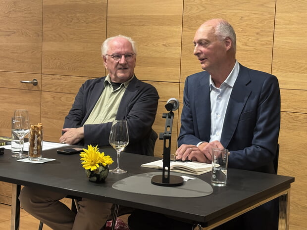 Günther Grosser interviewt Johannes Groschupf