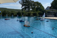 Moldellbautreffen im Freibad