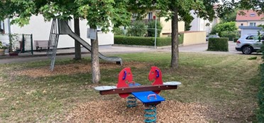 Federwippe auf dem Spielplatz Eberhardsstraße - Gradmannstraße