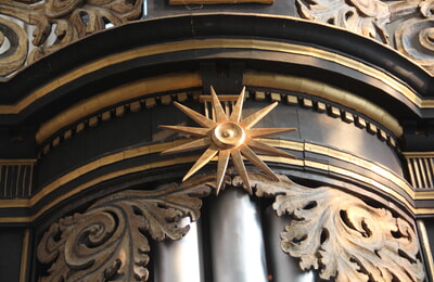 Zimbelstern auf der Orgel der Regiswindiskirche Foto: Buchholz 