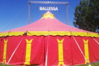 Zirkus Balessa - Zirkusprojekt der Erich Kästner Schule Abbildung Zelt