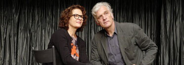 Barbara Auer (li.) und Walter Sittler (re.) lesen "Unsere Seelen bei Nacht"