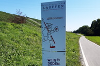 Willkommensstelen heißen ab sofort an den Radwegen Radler in Lauffen a.N. willkommen