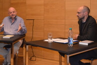 v.l.n.r. Autor u. Essayist Thomas Hettche, Moderator Fabian Goppelsröder