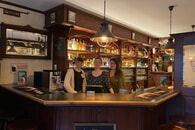 v.l. Laura Bustani, Verena Lampe und Sarah Mast betreiben das Phoenix Irish Pub im Städtle