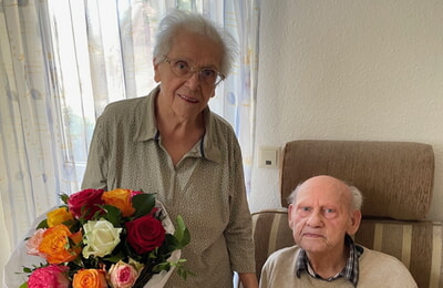Im Betreuten Wohnen im Klosterhof durfte ich Rose Renate und Adolf Erhard Mayer zu ihrem seltenen Fest der Eisernen Hochzeit gratulieren.