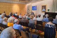 Im vollbesetzten Hölderlinhaus las Bartholomäus Grill aus seinem Buch "Bauernsterben - Wie die globale Agrarindustrie unsere Lebensgrundlagen zerstört".