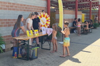 Das Team vom ASB freute sich über das große Interesse am Glücksrad
