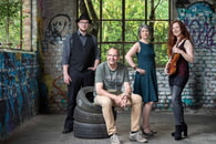 Die multinationale Folkband CARA