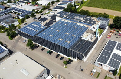 Größter Gewerbe-Batteriespeicher im Landkreis - Multi Color Oberflächentechnik GmbH
