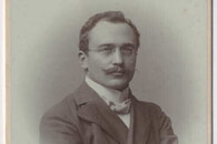 Friedrich Bidlingmaier | Urheber*in: Urbahns, Ferdinand (sen.) / Rechtewahrnehmung: Leibniz-Institut für Länderkunde e.V. | Digitalisierung: Leibniz-Institut für Länderkunde e.V. | Datenpartner: Leibniz-Institut für Länderkunde e. V. | Lizenz: http://creativecommons.org/licenses/by-nc-sa/4.0/ | URL: https://www.deutsche-digitale-bibliothek.de/item/SLZLWI5KELAOYKAM5VPND4E3EJC7HJWW