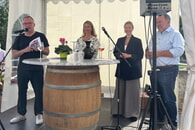 v.l.n.r. Holger Gayer, Bürgermeisterin Sarina Pfründer, Weinkönigiin Kim Weißflog u. Weinbaupräsident Dietrich Rembold