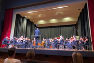 Ds Junge Kammerorchester Tauber-Franken e.V. präsentierte sich in Bestform, ebenso die Sängerin Noura Bouhra